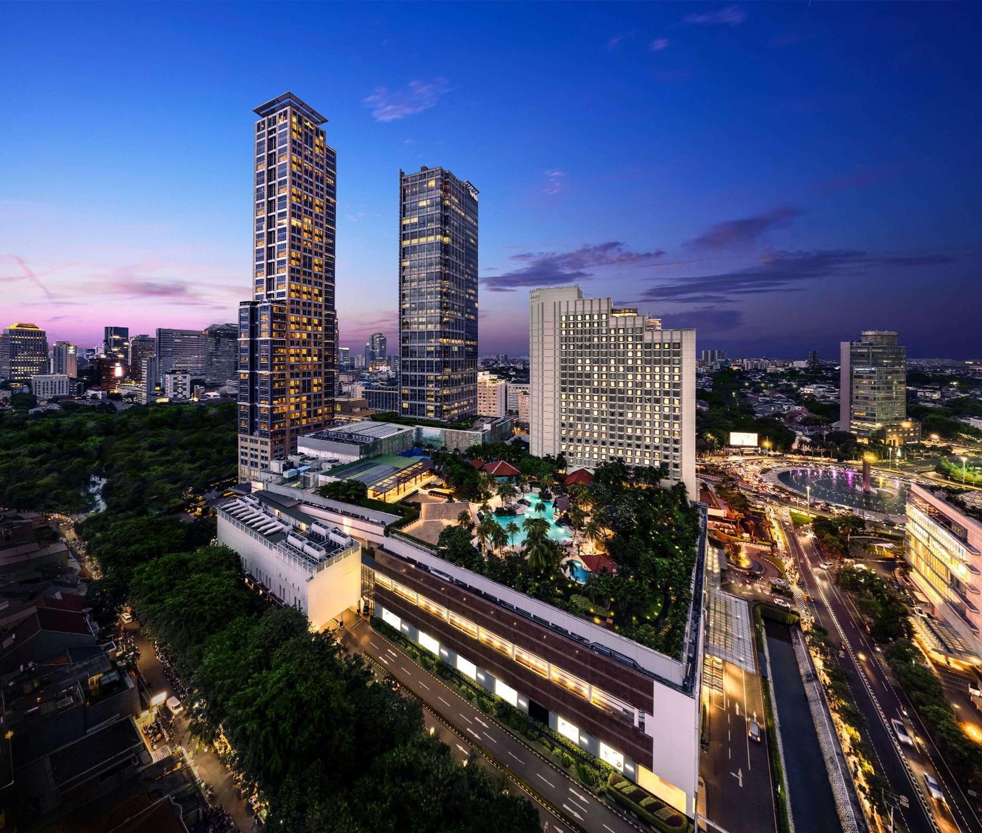 Keraton At The Plaza, Part Of The Unbound Collection By Hyatt Jacarta Exterior foto
